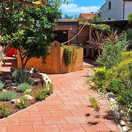 Gorgeous In With Swimming Pool *