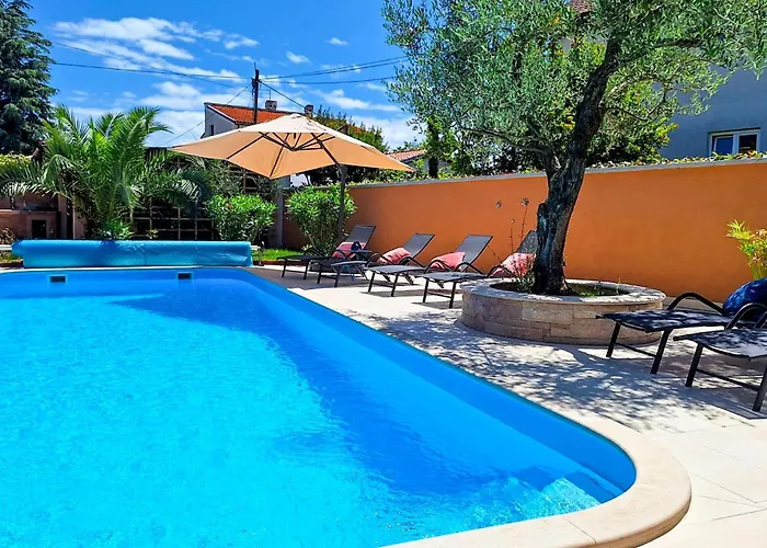 Daire Gorgeous In With Swimming Pool *